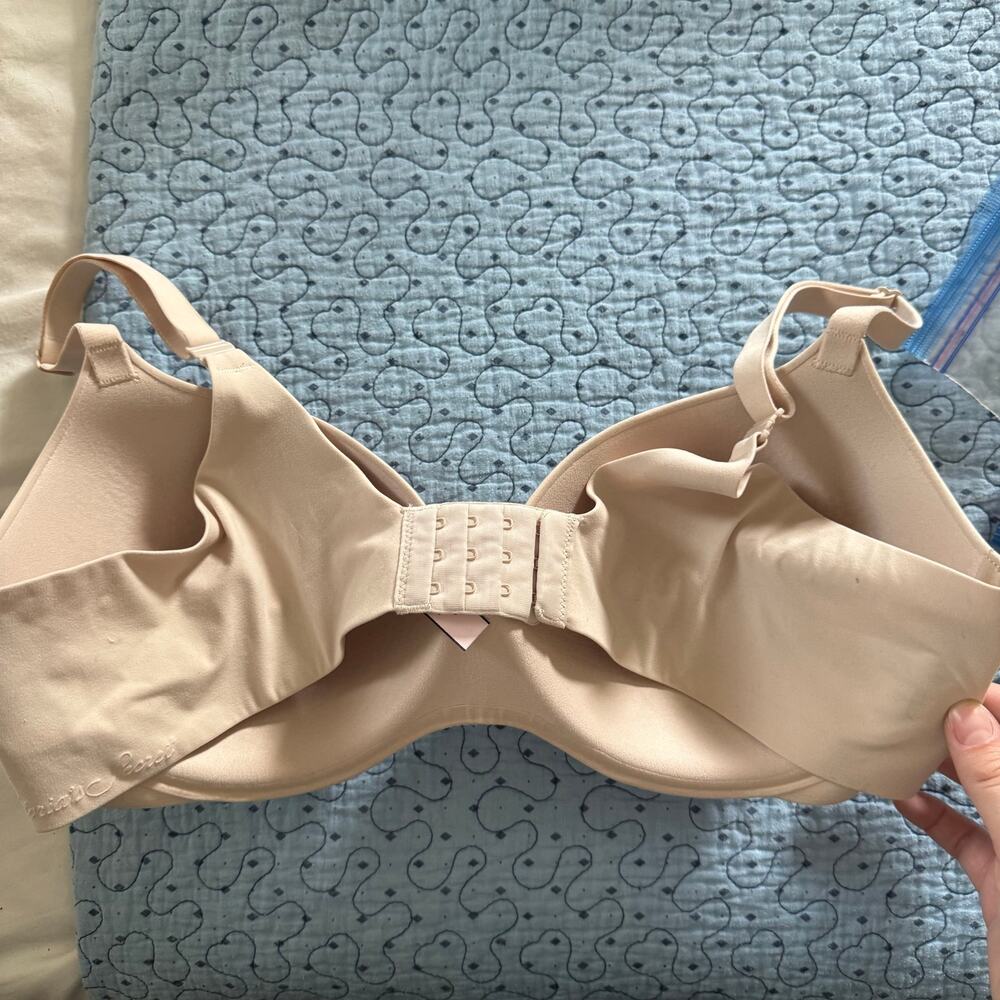 VICTORIA'S SECRET Lined Demi Bra in Light Beige Size 38D everyday adjustable - Picture 6 of 7